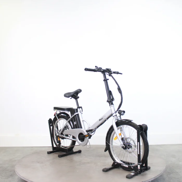 IMG_5811_1220x_crop_center