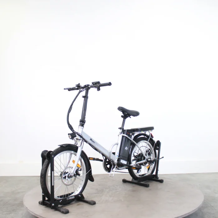 IMG_5813_1220x_crop_center