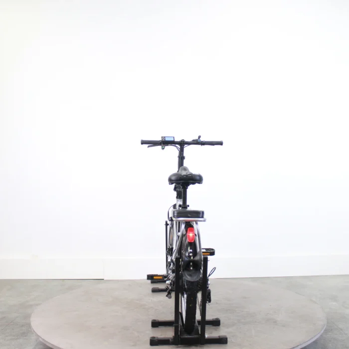 IMG_5816_1220x_crop_center