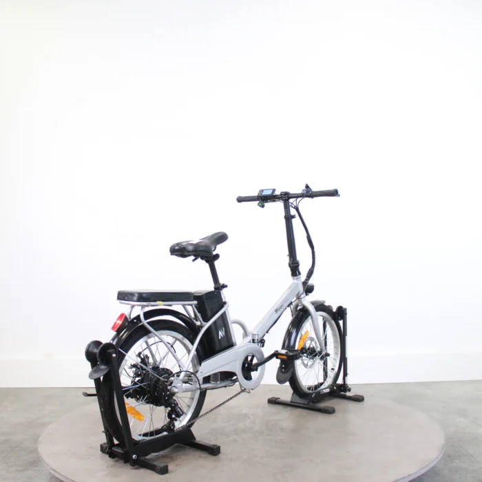 IMG_5817_1220x_crop_center