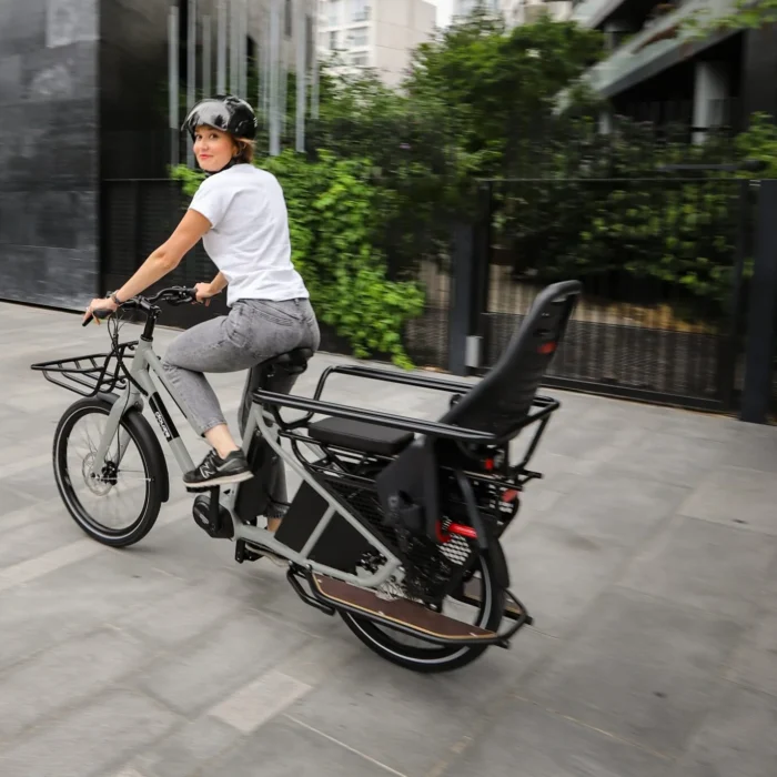 LT2-B_LIFESTYLE_8_DOUZE-CYCLES-kaki-min-2048x1371